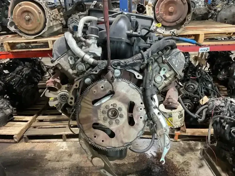 Mitsubishi Raider 3.7L replacement engine Front